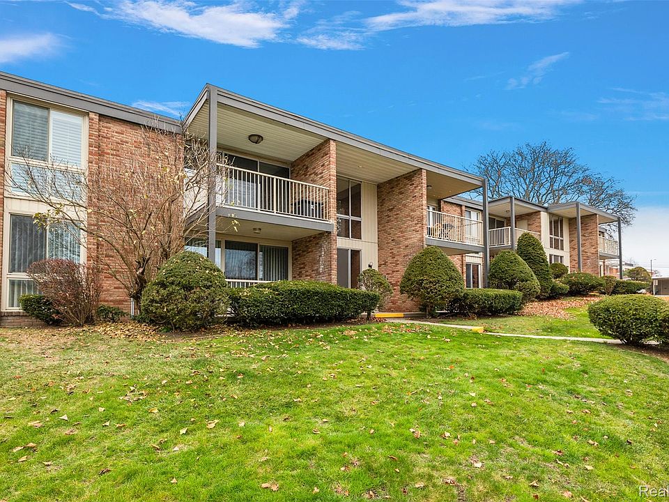 1st image of 4047 W Maple Rd APT 201