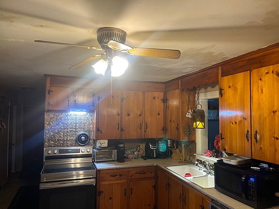 3rd image of 119 Sagamore Rd