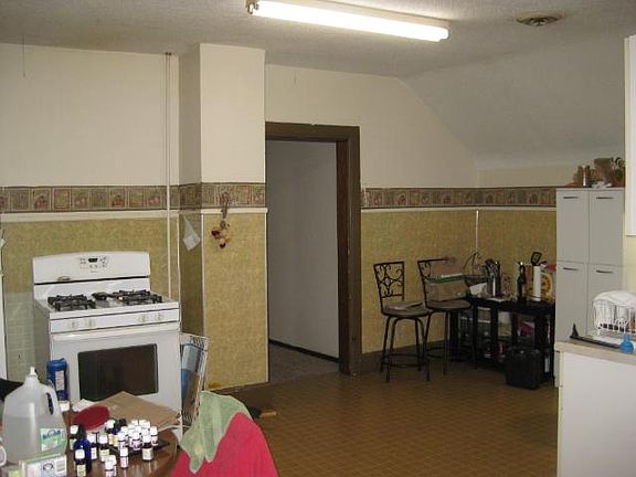 4th image of 670 Lafond Ave
