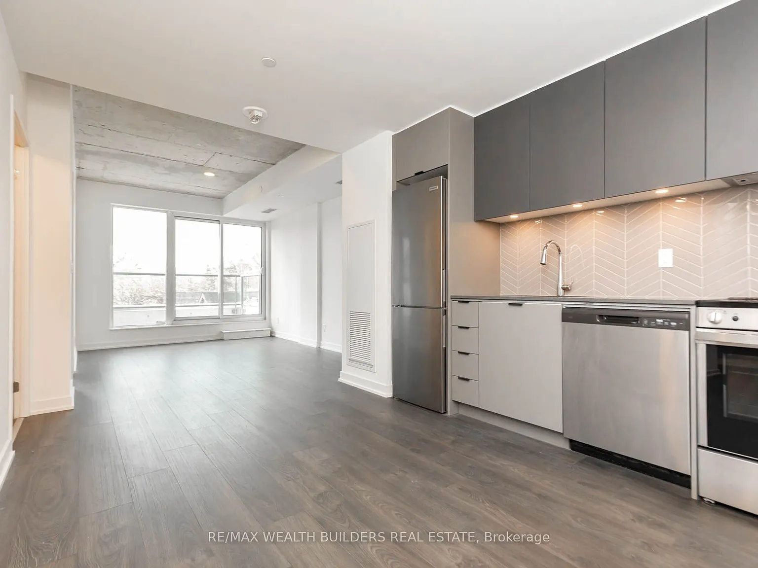 2 bed, $2,600 — Photo 4
