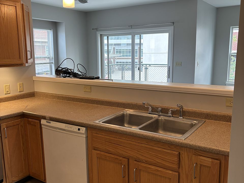 1st image of 25 Crescent St Unit 301
