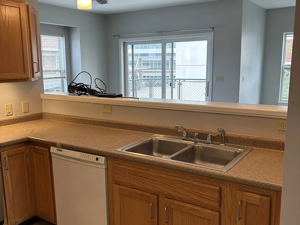 25 Crescent St #301