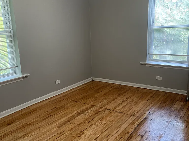 6738 S Prairie Ave #1 — Photo 2