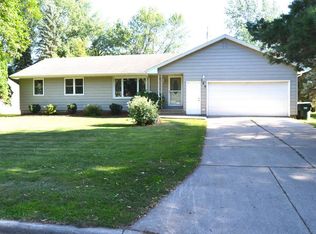 700 Hilltop Dr NE, Hutchinson, MN 55350