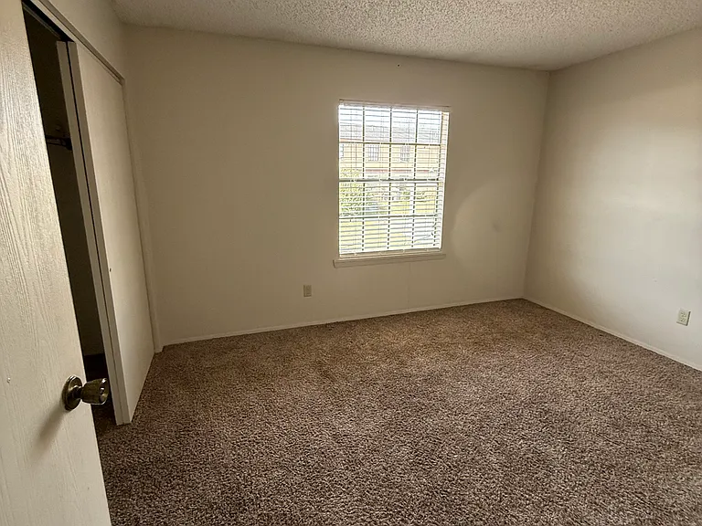 Seven Oaks — Photo 21