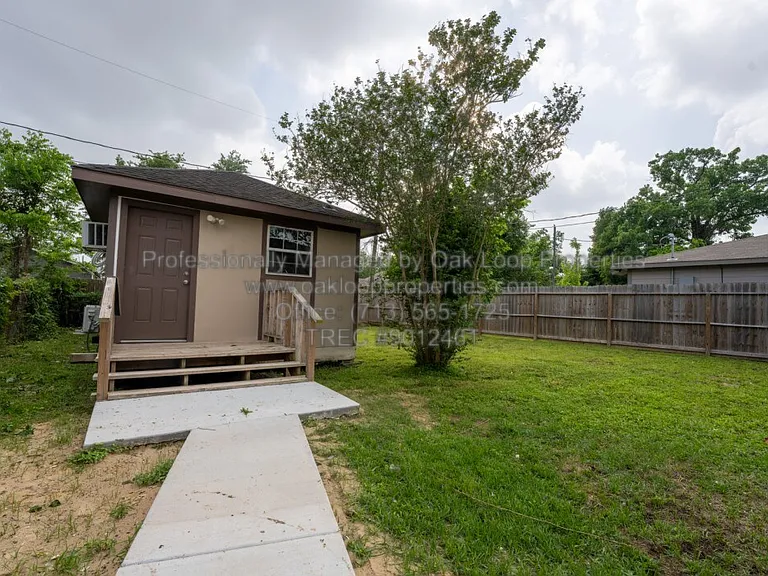 220 Armstrong St — Photo 24