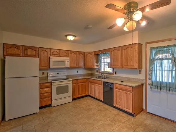 5555 Ocean Trl, Decatur, IL 62521