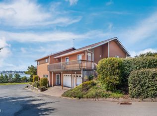 882 SE Crescent Pl, Newport, OR