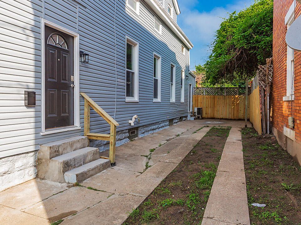 1st image of 111 W 10th St