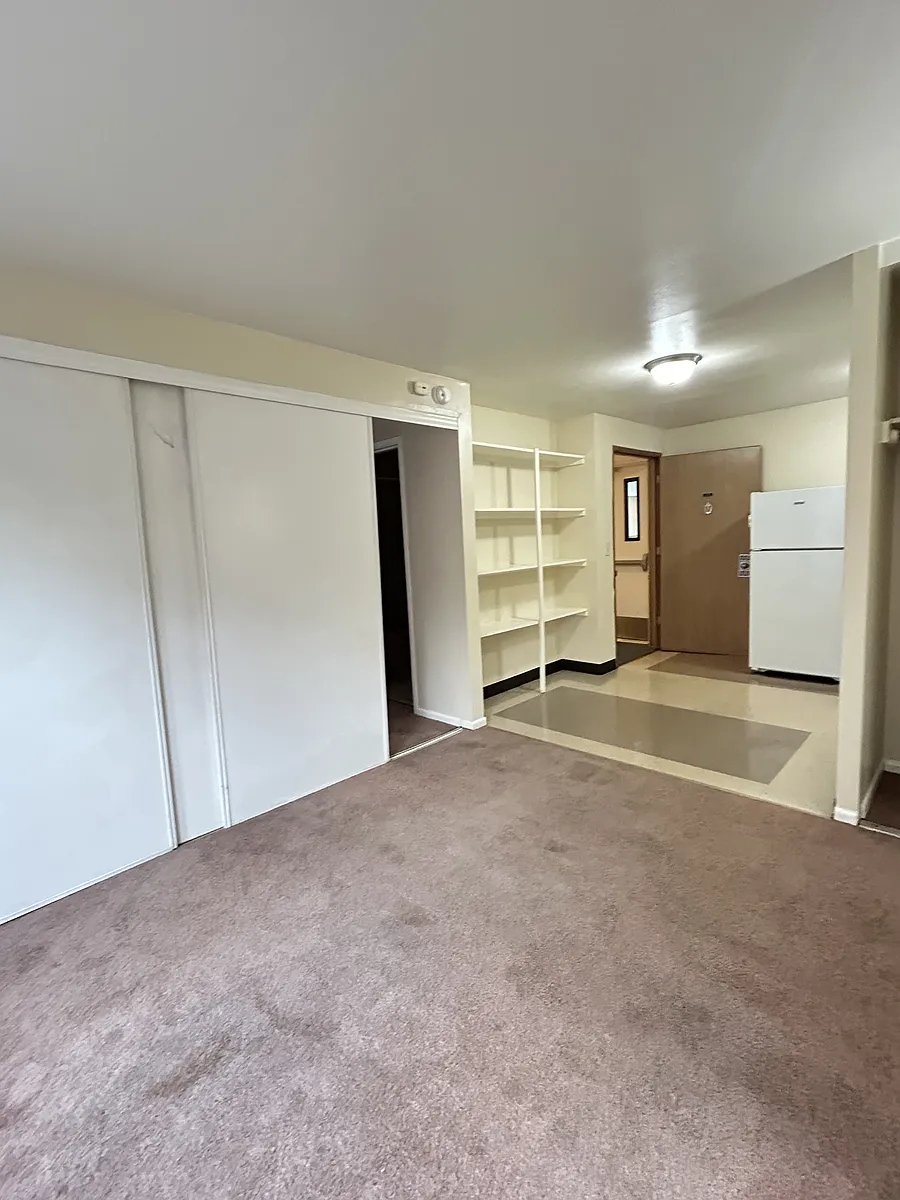 Building Photo - 5035 15th Ave NE #102