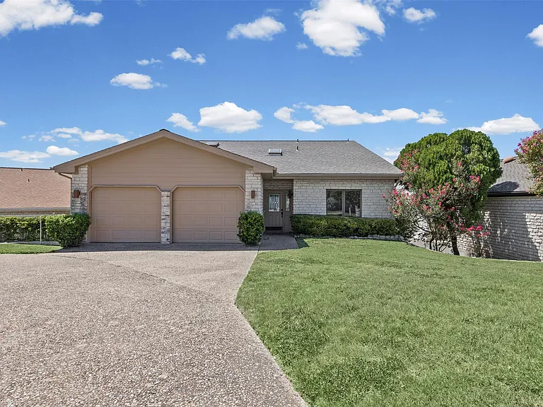 114 Paragon Ct — Photo 3