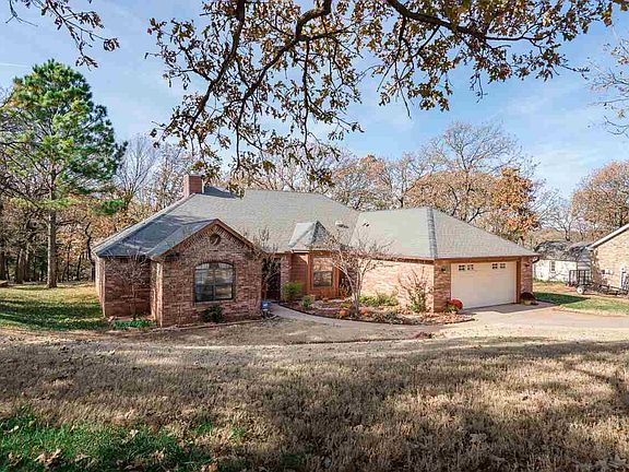 2nd image of 1808 Hidden Oaks Dr