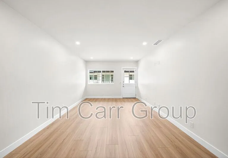1801 Clay St — Photo 4