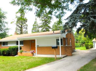 32560 Knollwood Dr, Warren, MI 48092