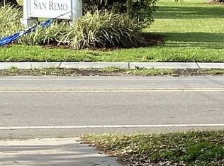 1563 Siesta Dr, Sarasota, FL 34239