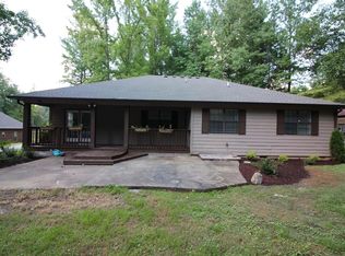 718 Lakewood Dr E, Jackson, TN 38305