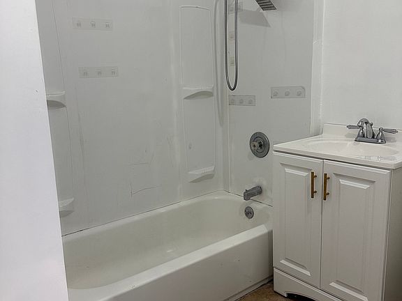 5th image of 3347 S Wallace St #2F