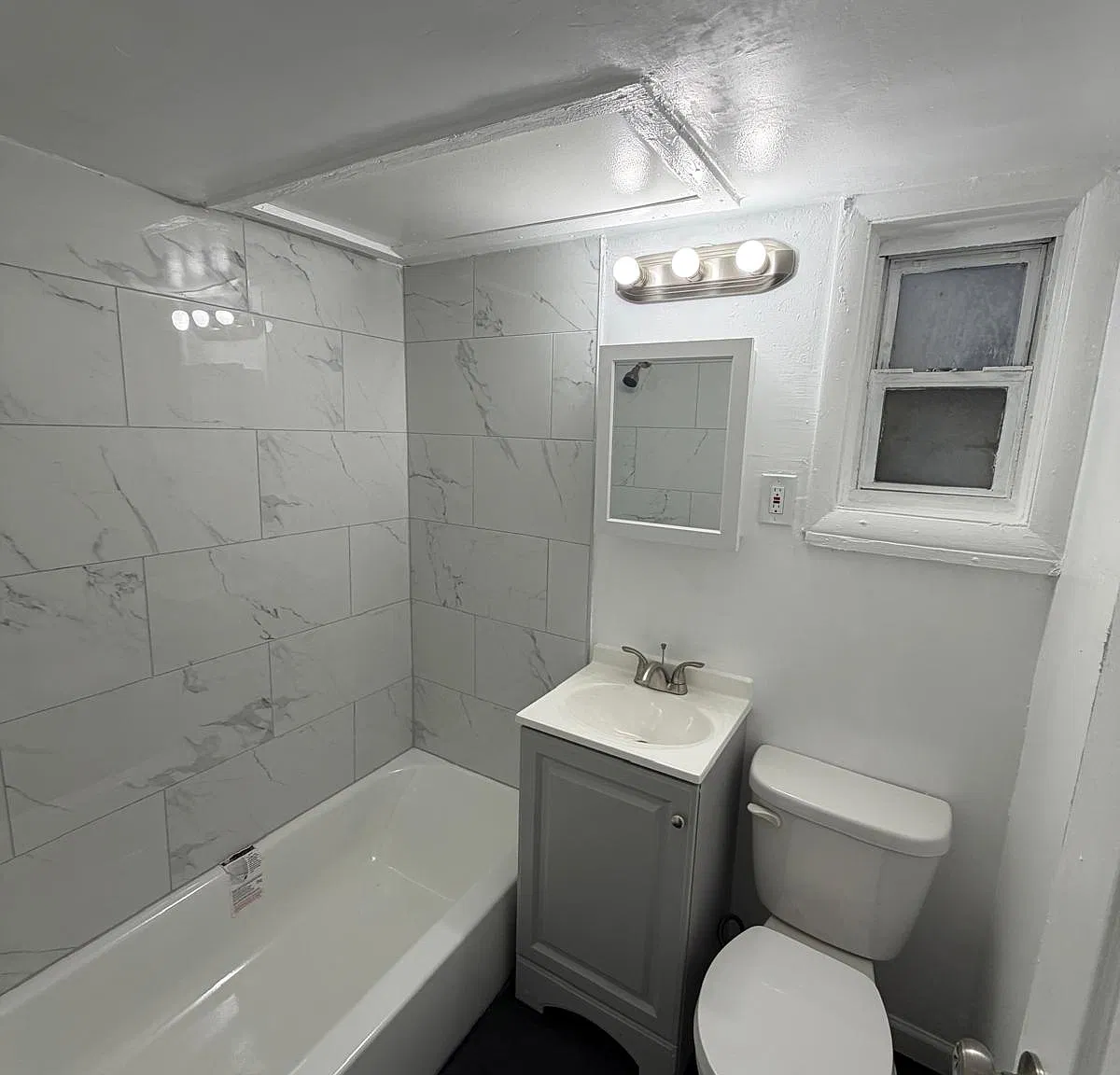 3 bed, $1,875 — Photo 3