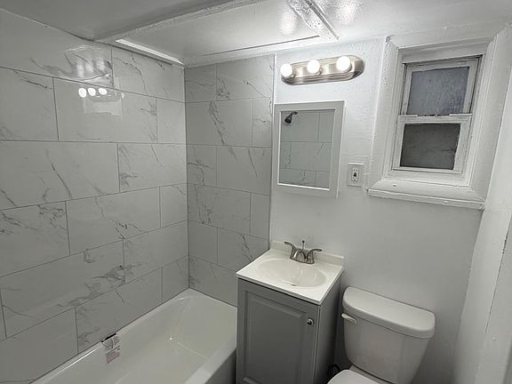 3rd image of 520 Broadway #2B