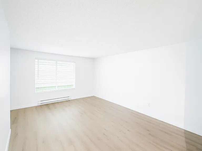 Meadowbrook Apartments — Photo 13