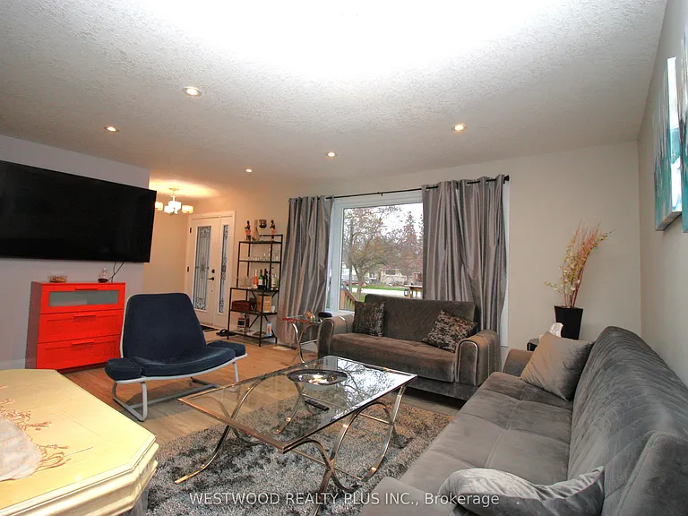 1042 Goshen Rd — Photo 4