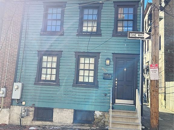 2nd image of 607 Middle St