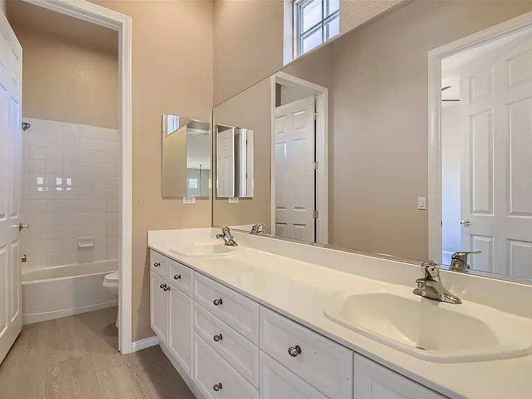 5258 Villa Dante Ave — Photo 20