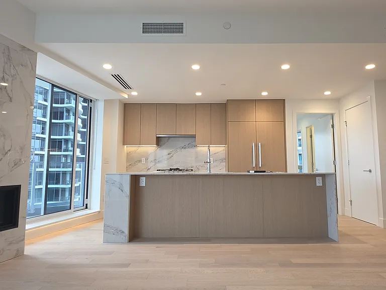 1475 Foster St #701 — Photo 22