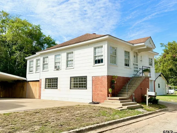 605 E Runnels Ave, Crockett, TX 75835