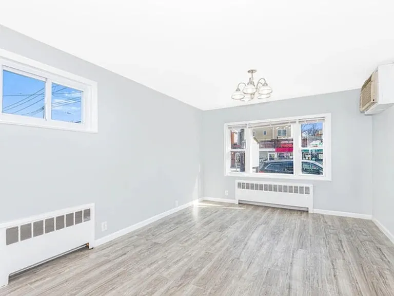 552 Kimball Ave — Photo 6