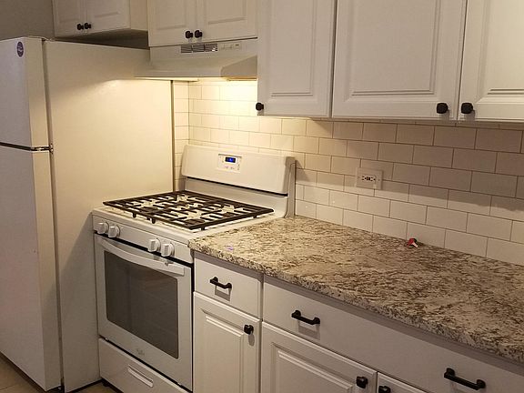 Kitchen - new stove and counter tops
