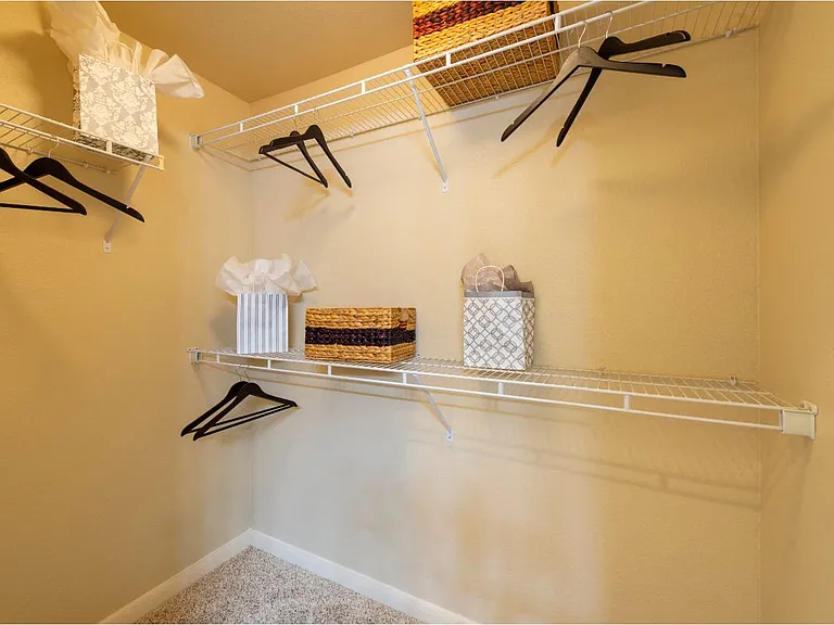 Oak Park Trails Walk-in Closet