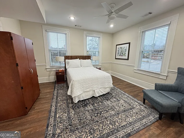 765 Walnut Loft #UPSTAIRS LOFT — Photo 10