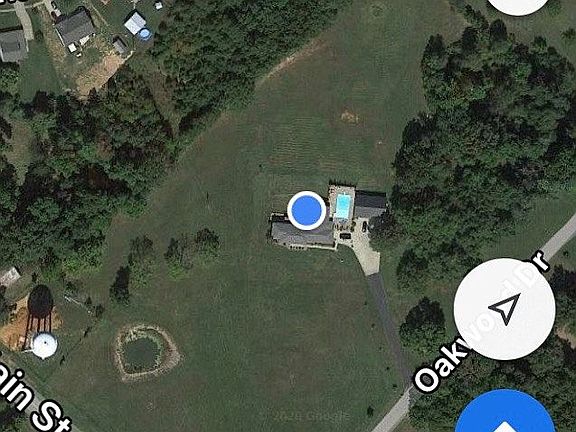 3rd image of 1 Oakwood Dr