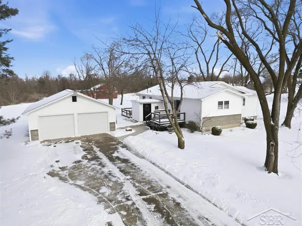 10138 Scott Rd, Freeland, MI 48623