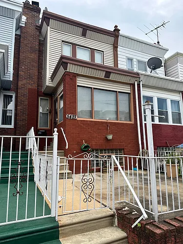 5427 Akron St Photo 1