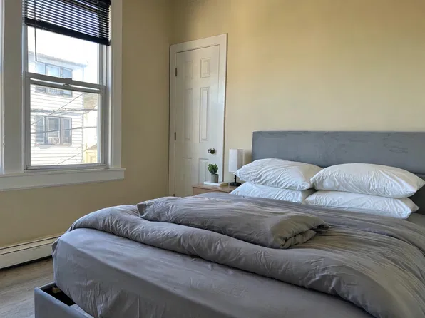 31 Randolph Ave #4, Jersey City, NJ 07305