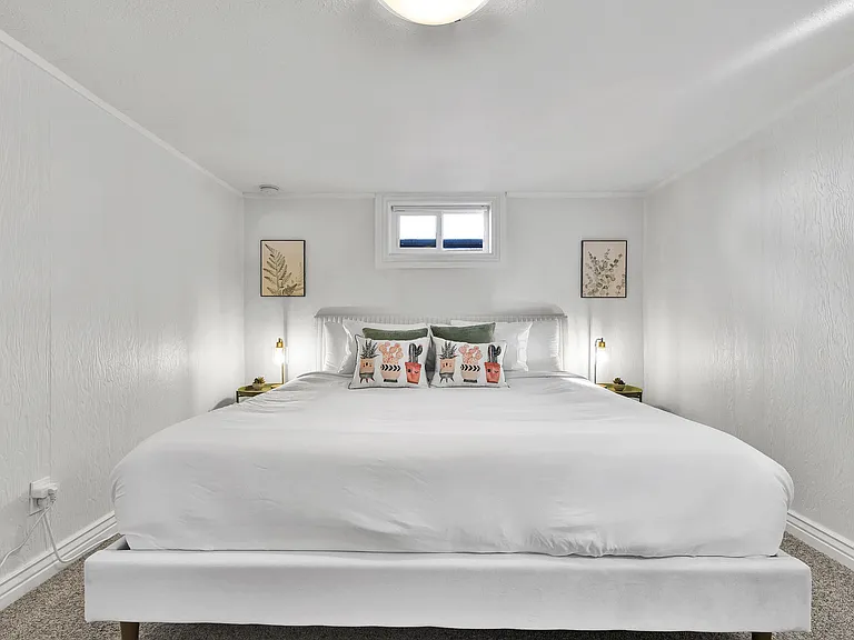 2306 W Madison Ave — Photo 40