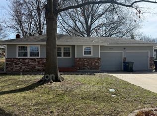2909 Moccasin Dr, Lawrence, KS 66049