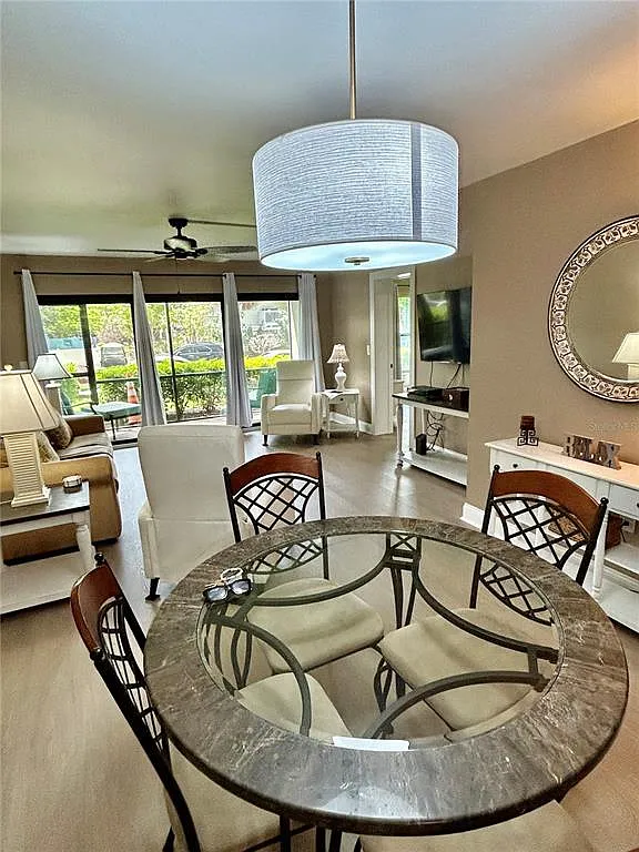 1 bed, 1.5 bath, 813 sqft, $3,120 — Photo 3