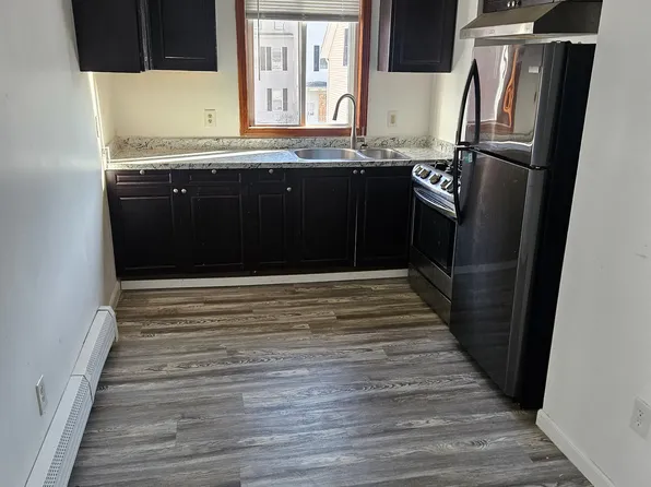 364 Hope St, Fall River, MA