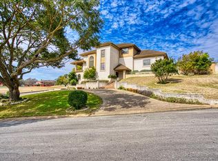 500 Rolling Green Dr, Kerrville, TX 78028