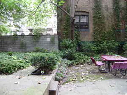Rented by DSA Realty | media 3