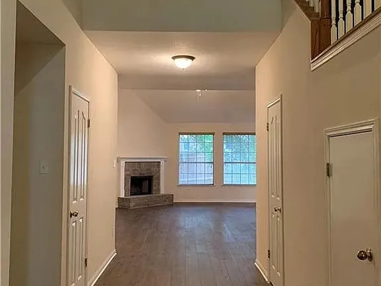 1724 Fort Grant Dr — Photo 6