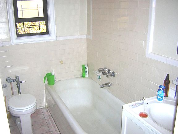 5th image of 504 Grand St APT G62