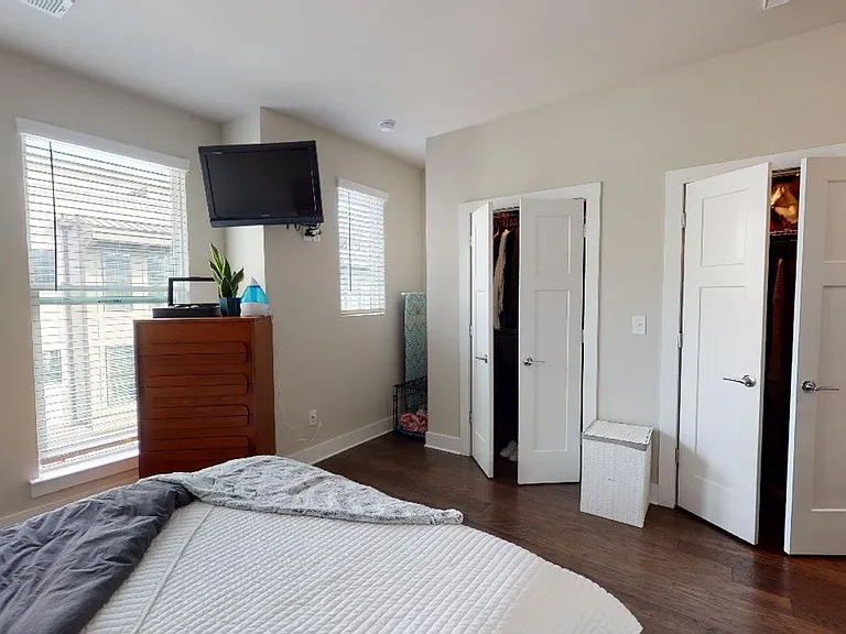 244 Uptown West Dr — Photo 11