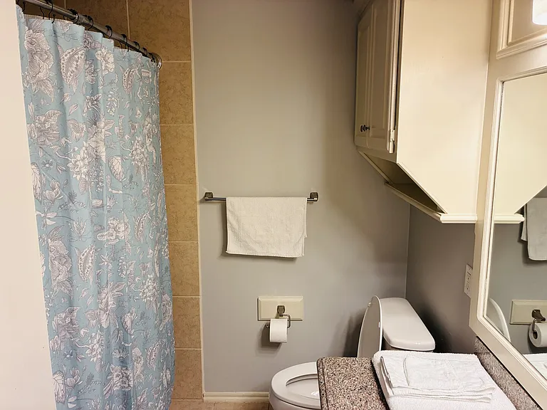 Meadows Dr — Photo 17