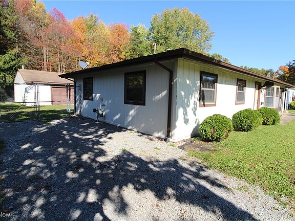 3rd image of 424 Flagler Ln