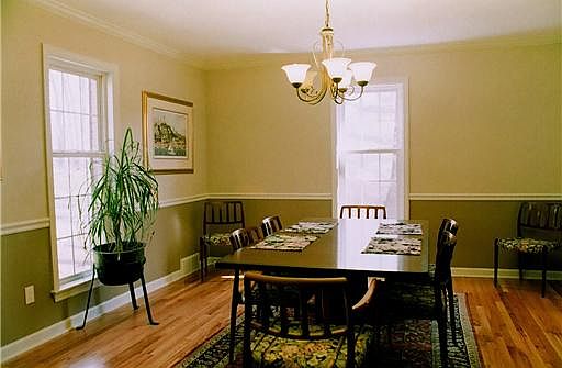 4th image of 3073 Swansea Cres