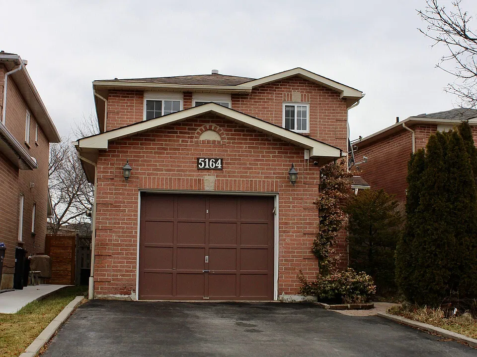 5164 Palomar Cres #UPPER